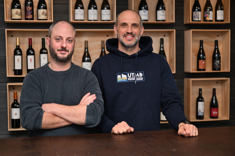 Qui sommes-nous Paul et Valentin Vuillemez, fondateurs d’Amplitude Vinothèque